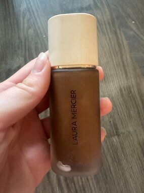 laura mercier foundation clove